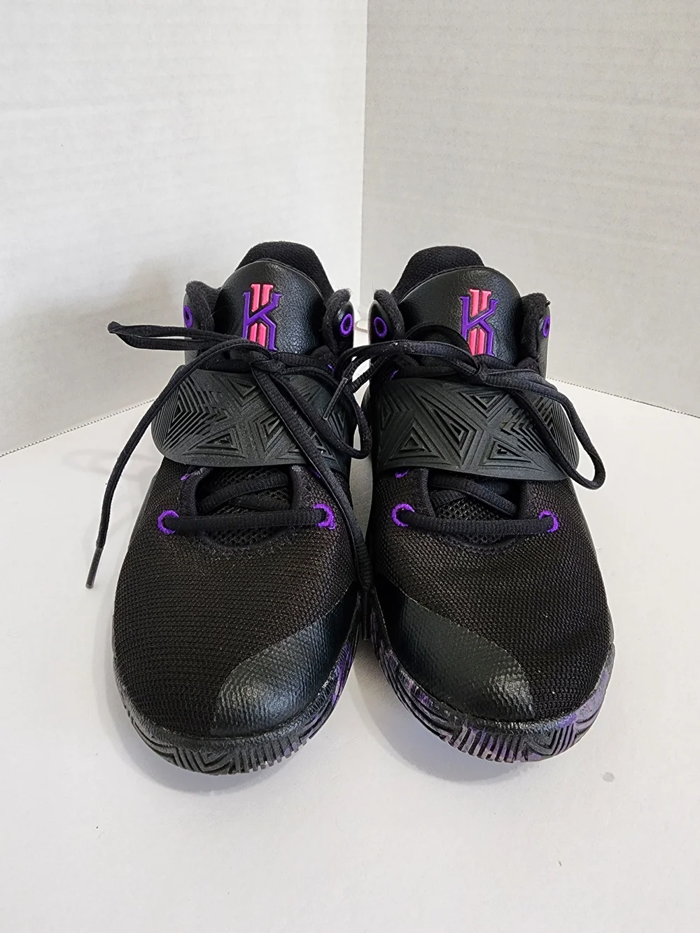 Nike Kyrie Flytrap 3 GS Floral Swoosh Basketball Shoes Black 6Y FLAW READ DESC
